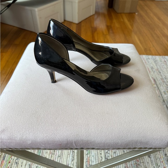Tahari Patent Leather Peep Toe Heels - Picture 1 of 4
